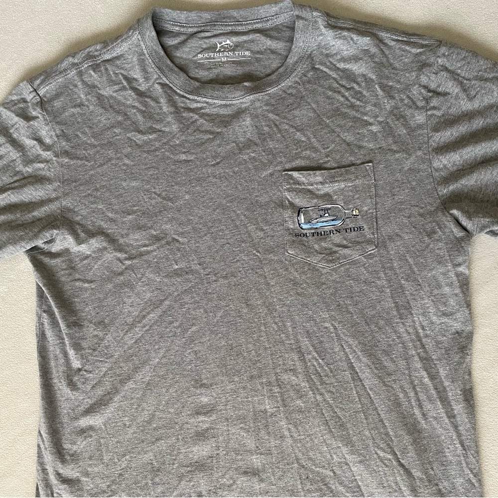 Short sleeve grey Southern Tide shirt